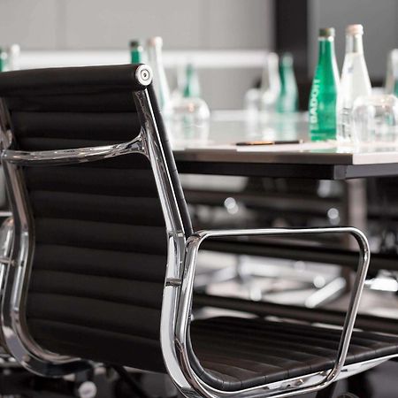 Pullman Sydney Airport Hotell Eksteriør bilde S 64 chair