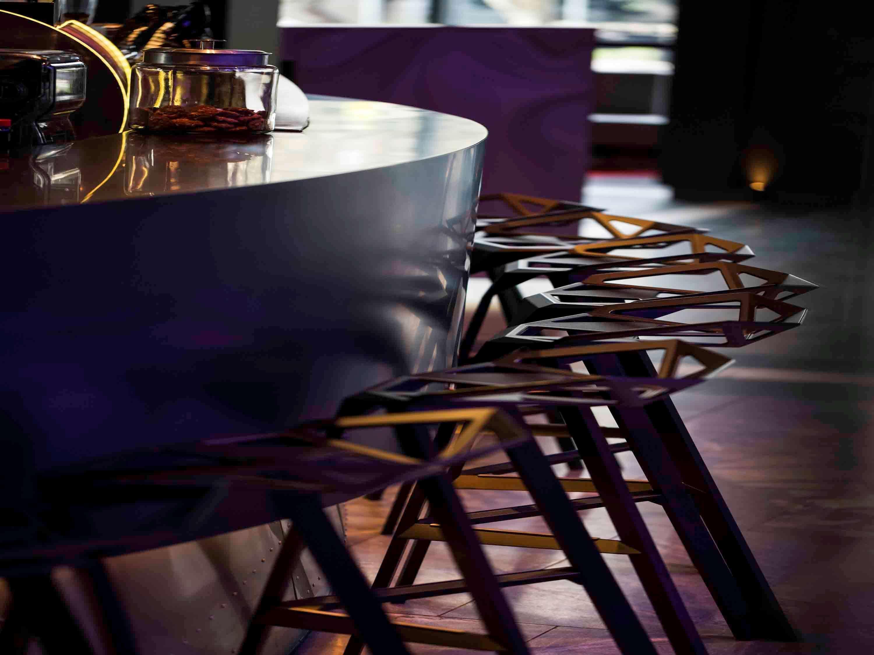 Pullman Sydney Airport Hotell Eksteriør bilde Bar stools
