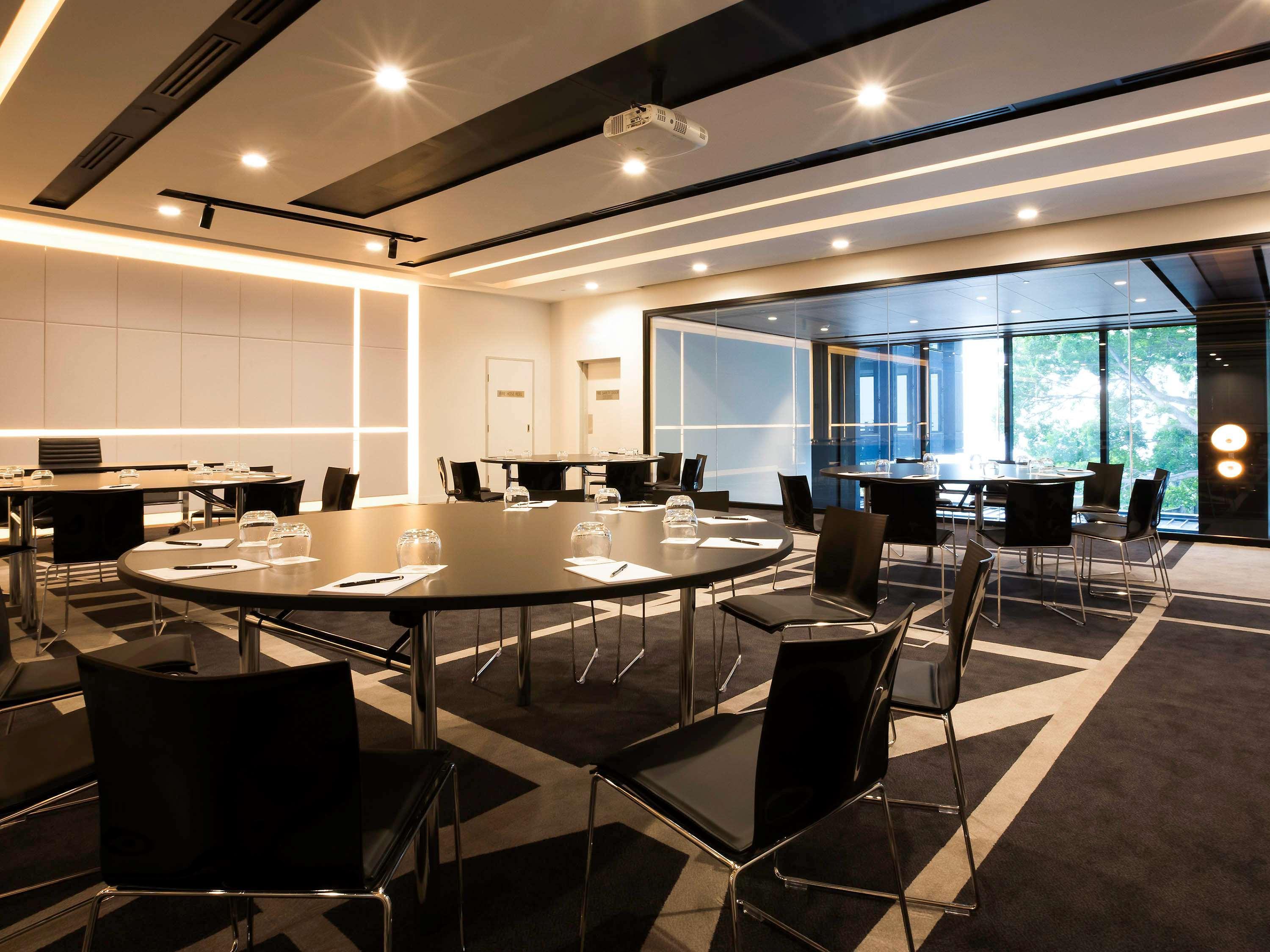 Pullman Sydney Airport Hotell Eksteriør bilde The meeting room