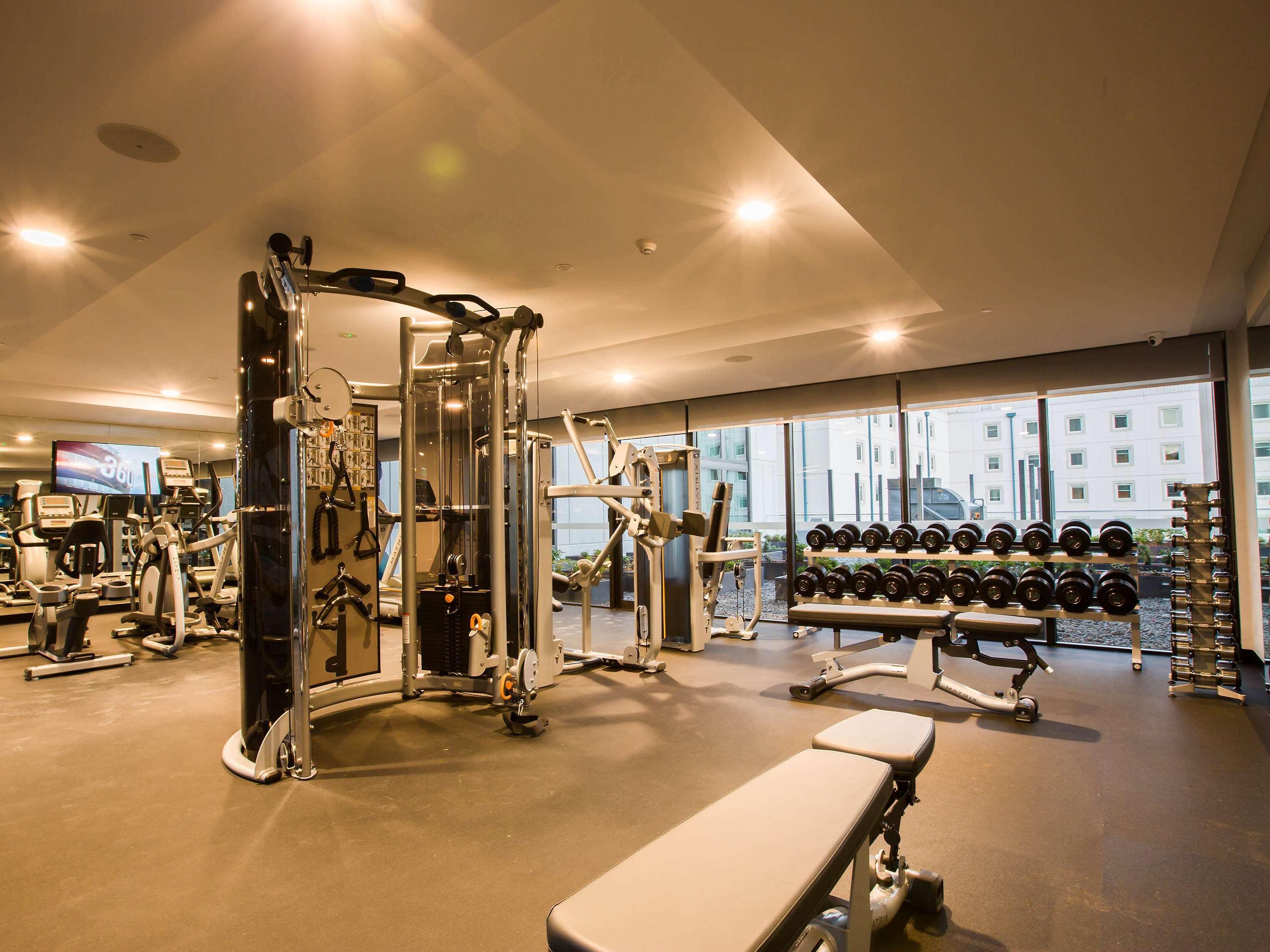 Pullman Sydney Airport Hotell Eksteriør bilde The gym at the hotel