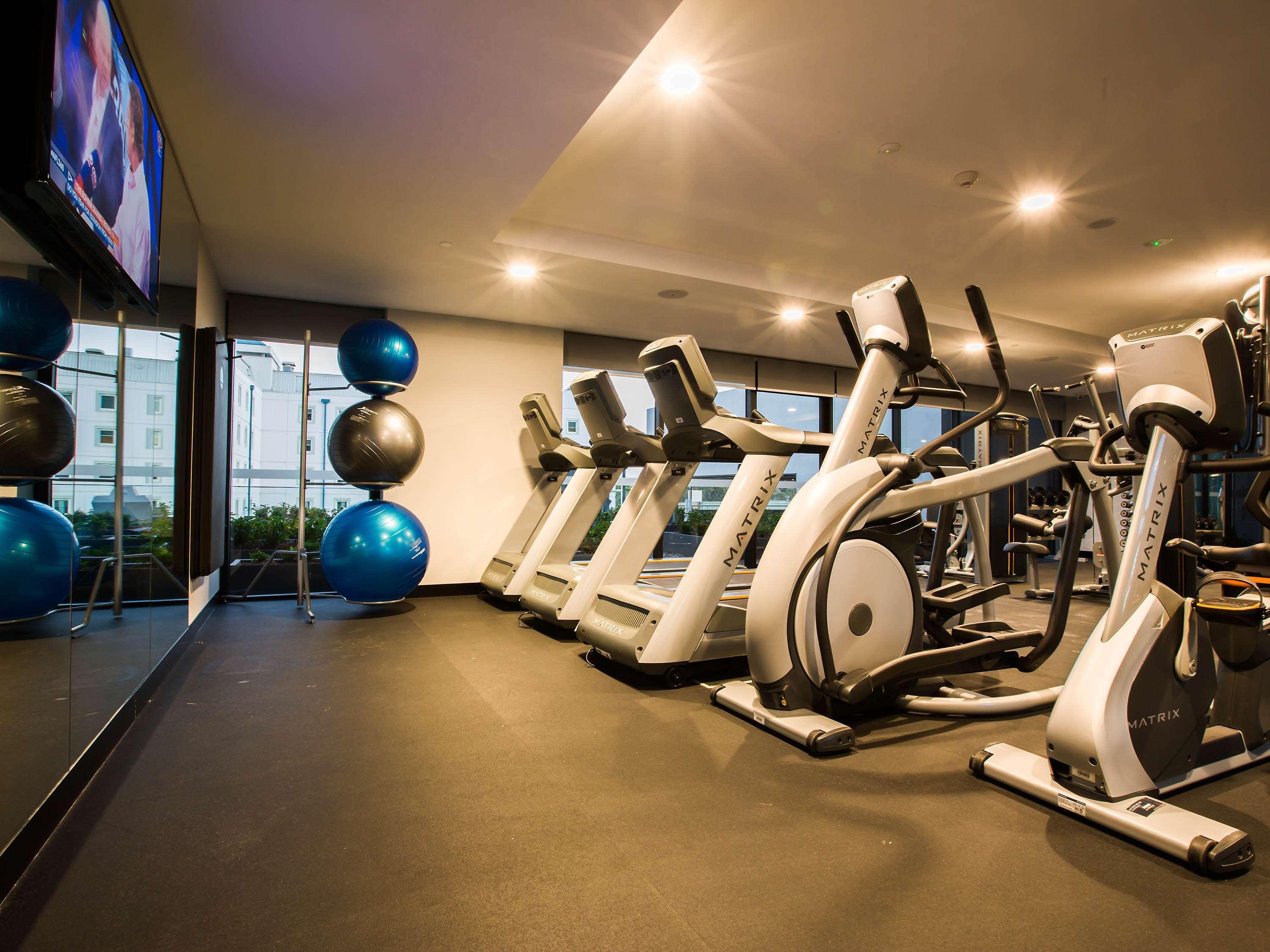 Pullman Sydney Airport Hotell Eksteriør bilde The gym at the hotel