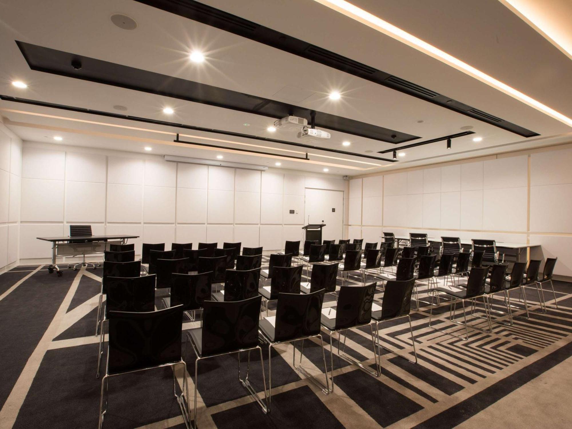 Pullman Sydney Airport Hotell Eksteriør bilde Meeting room